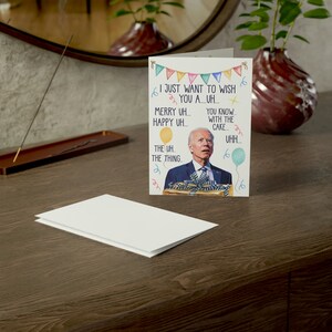 Las mejores tarjetas de cumpleaños hilarantes de Biden - Biden confundido cumpleaños Merry Uh Happy Uhh Funny Joe Biden tarjeta de cumpleaños (1, 10pcs) 5 "x7" en mate