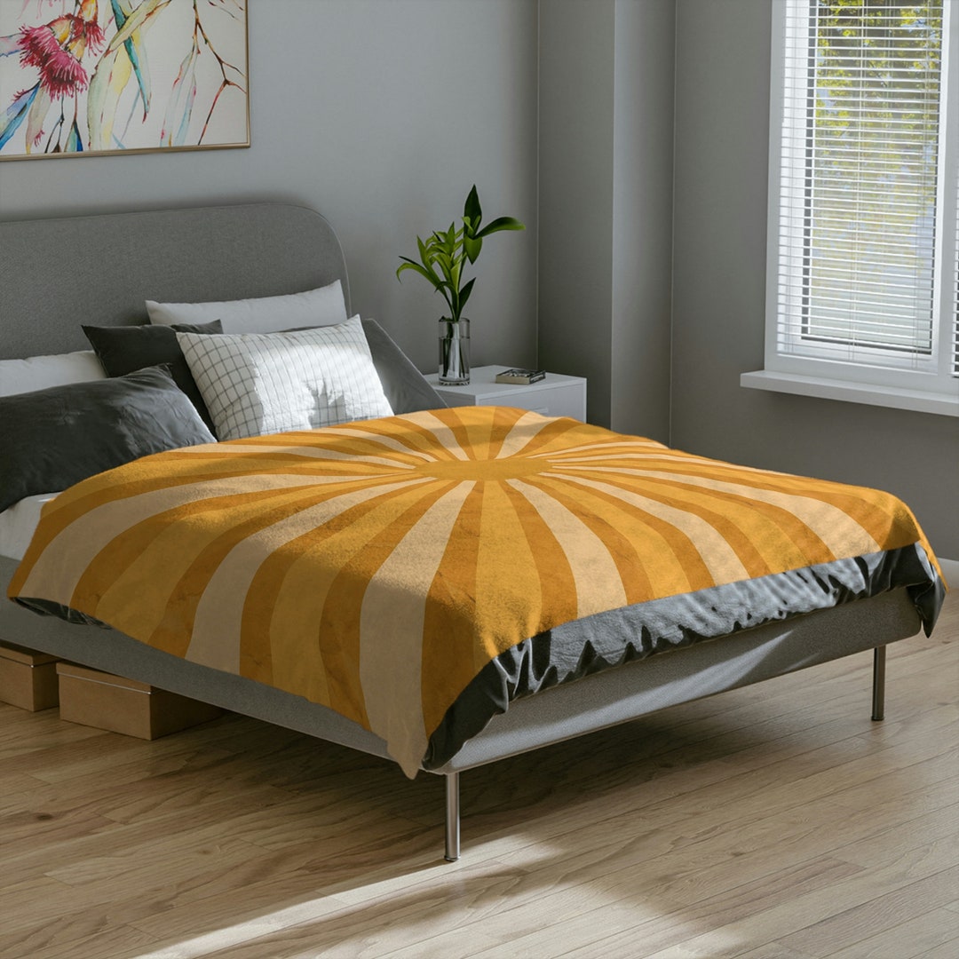 Groovy Yellow Sun Rays Throw Sofa Bed Blanket - Soft Thick Velveteen ...