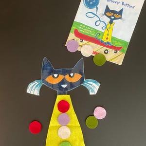 Pete the cat activity, Preschool book props, counting game, Play-based learning, Homeschool lessons, Props for kids books, Sensory Play,