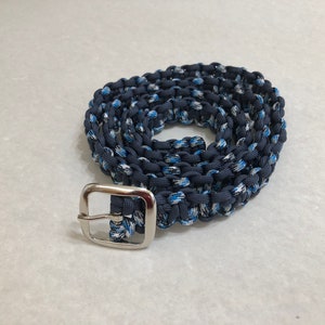 paracord belt, silver, buckle, blue, white