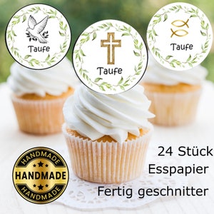 Könnte beinhalten: 24 runde, weiße, vorgefertigte essbare Papier-Cupcake-Topper mit grünen Blatt-Rändern. Die Topper zeigen eine Taube, ein Kreuz und ein Fischsymbol. Jeder Topper hat den Schriftzug "Taufe" aufgedruckt. Die Topper sind handgefertigt und werden mit einem goldenen Aufkleber geliefert, auf dem "Handmade" steht.