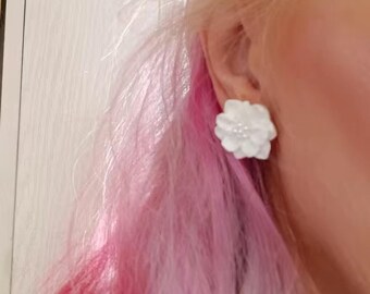 Elegant White Camellia Flower faux pearl Stud Earrings