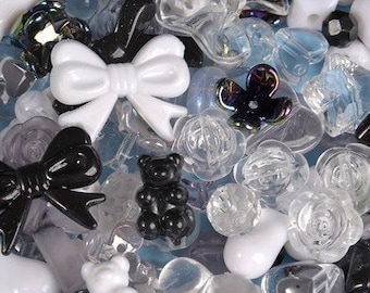Assorted acrylic beads in black assortment