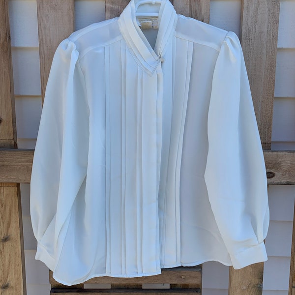 Vintage 1980s White Maurada Button-Down Blouse, High-necked Blouse, Classic Button-Down Bouse, Tailored Blouse, Chic Pleated White Blouse