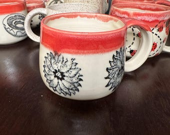 10 onzas. Taza de flores