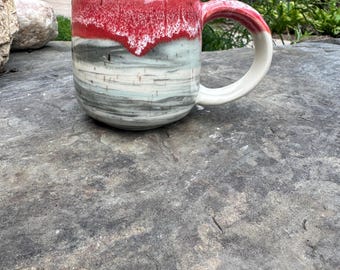 Taza de mármol rojo de 295 ml (10 oz).