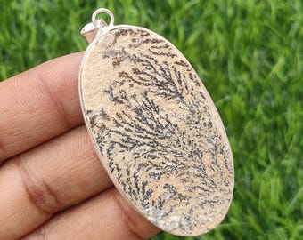 Colgante de psilomelana natural: joyería bohemia bañada en plata
