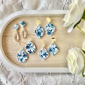 Blue Floral Clay Earrings, Flower Clay Earrings, Floral Earrings, Flower Earrings, Leaf Clay Earrings, Garden Earrings, Teardrop Earrings