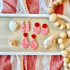 Seashell Clay Earrings, Seashell Earrings, Pink and Red Earrings, Beach Clay Earrings, Beach Earrings, Shell Clay Earrings, Shell Earrings