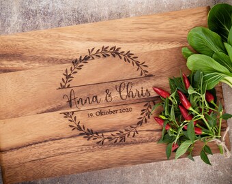 Personalized cutting board, acacia - laurel wreath - wedding gift, cutting board, housewarming gift, wedding, housewarming, Easter