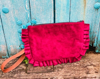 Pochette avec froufrous/ pochette de soirée /pochette avec dragonne/ pochette à offrir / pochette lavable