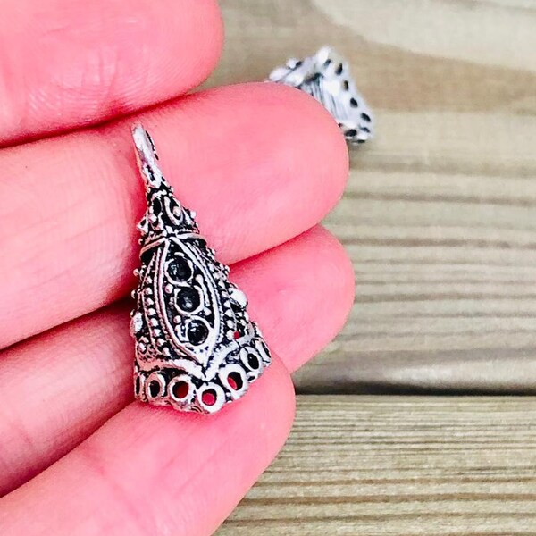 2Pcs Argent Plaqué Filigree Ornements Bead Cône Caps, Silver Tassel Cone, End Caps,End Cone,Brass Matte Silver Plated, Multi Loops