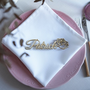 Marque-places avec rose, marque-places de mariage, noms personnalisés découpés au laser, noms en bois découpés au laser, plaquettes nominatives, fête, décoration, cadeau, enseignes