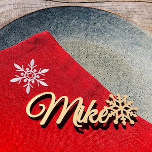 Plaatskaarten met sneeuwvlok, plaatskaarten voor bruiloften, aangepaste lasergesneden namen, naamplaatjes, feest, gepersonaliseerde kerstplaatskaarten, kerstsneeuwvlok