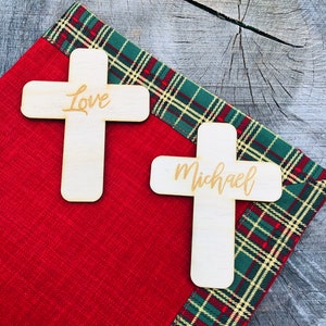 Personalisiertes Kreuz zur Taufe Holzkreuz Taufe Kreuz Erstkommunion Geschenk Taufe Geschenk Taufe Tischkarten personalisiert, Gravur, Dekoration