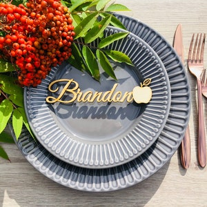 Marque-places pomme, porte-bonheur, marque-places de mariage, personnalisés, prénoms en bois, fête, décoration, cadeau, école, enseignant, sain, fruit