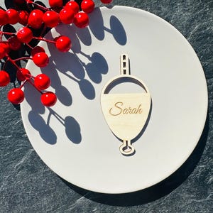 Tarjetas de lugar con forma de flotador de pescado, tarjetas de lugar, tarjeta de lugar con nombre personalizado, regalo, fiesta, celebración, grabado, papá, hermano, regalo de pescador, decoración