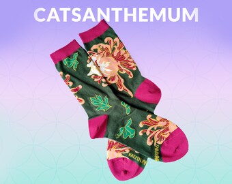 FLOWER CAT SOCKS cotton socks. botanical footwear. colorful socks. crew socks. white cat socks. chrystanthemum. warm feet. japanese socks.