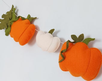 pumpkin garland, pumpkin home decor, Wool Felt Leaves, Autumn Bunting, Thanksgiving decor, orange  white garland, baby felt pumpkin