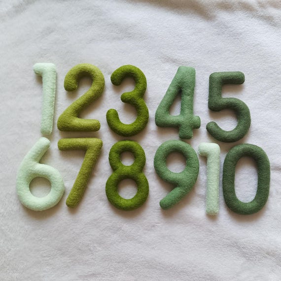 Baby milestones set, baby monthly milestone, Children's photo props, Newborn milestones pennant, green,ivory, sheep photo decor