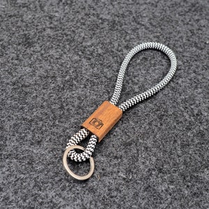 Personalisierbarer Schlüsselanhänger, Lanyard, auf Wunsch mit individueller Gravur, tolles Geschenk, Hand Made for YOU&FRIENDS Bild 10