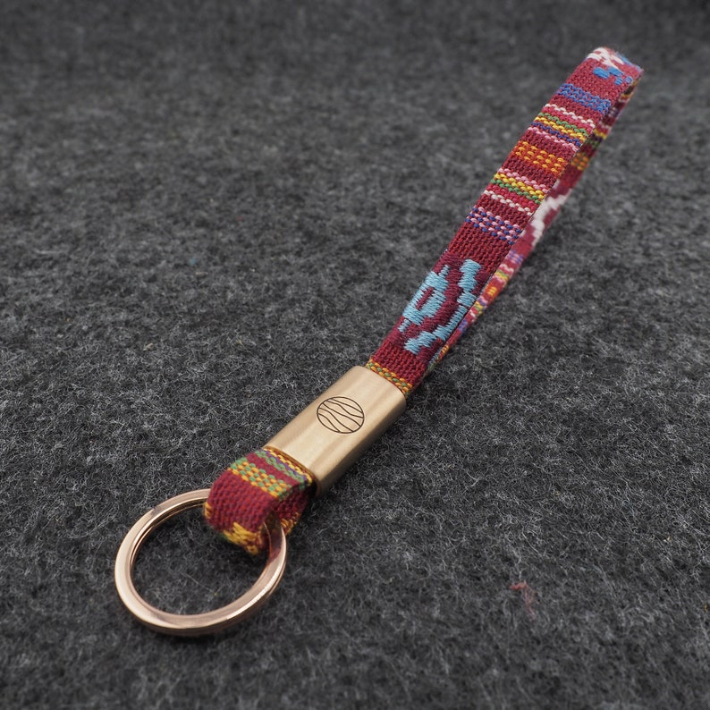 Schlüsselanhänger, Boho, Ibiza, Ethno Style aus Baumwolle in 8 Farb-Varianten, Hippie Boho Style, Hand Made FOR YOU & FRIENDS ROT mit rosé