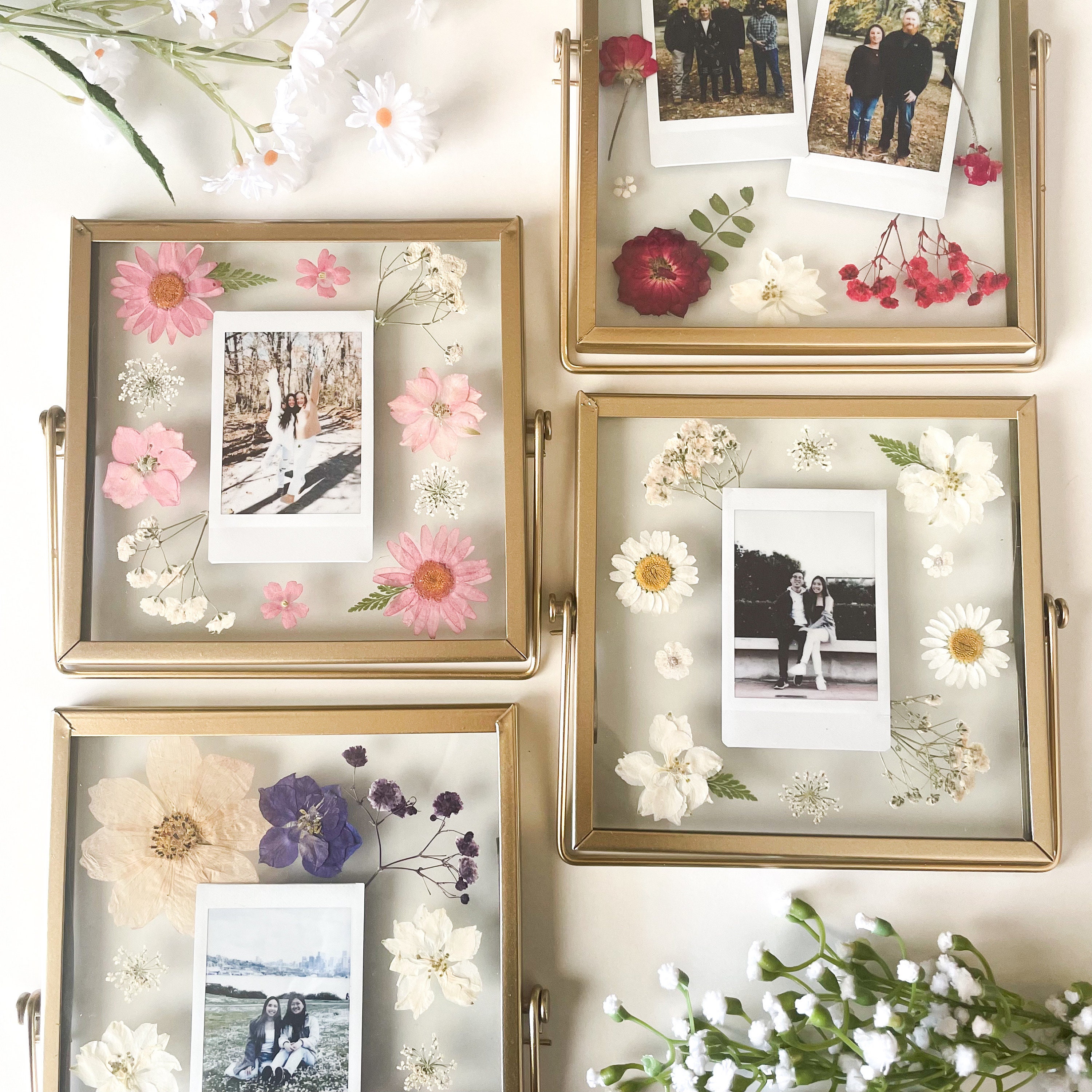 Marco de fotos con flores prensadas personalizado: regalo fotográfico personalizado