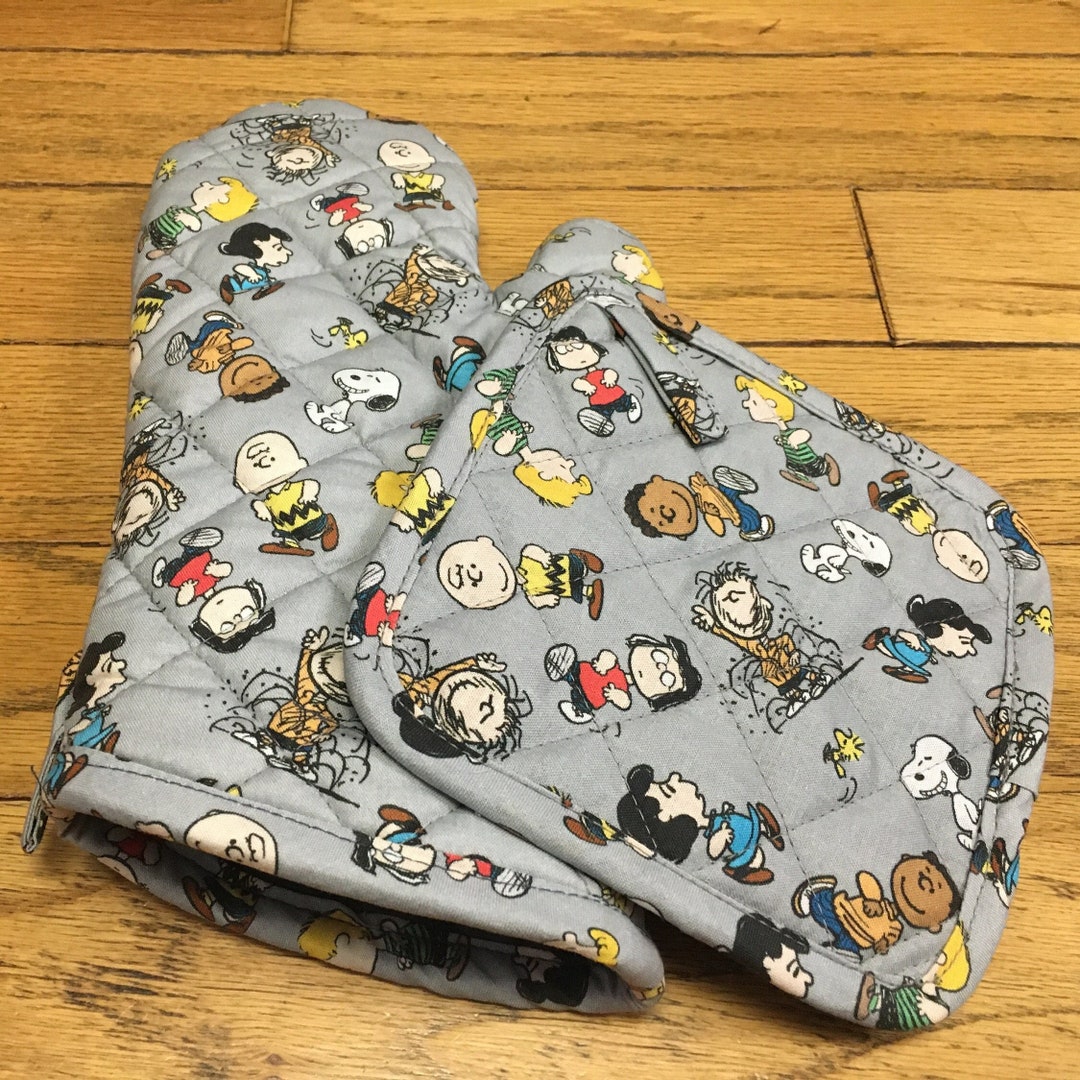 Toss Collection Charlie Brown, Peanuts All Friends Toss Collection, Oven Mitt ...