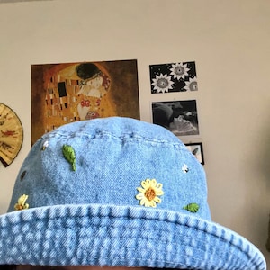 Daisy denim bucket sun hat with bees for spring, summer, gardening, hiking, flower vintage gift for her