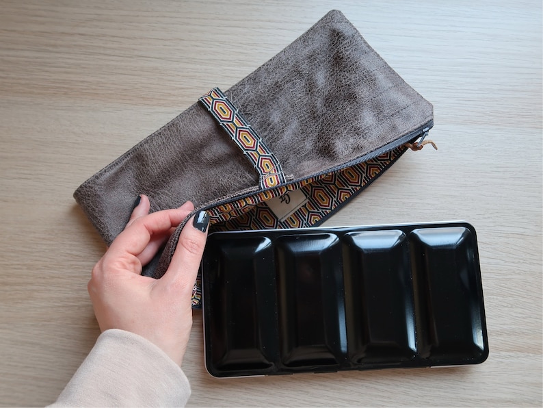 Travel watercolor brush case/brush pouch/watercolor palette kit/travel organizer/aged faux leather image 3