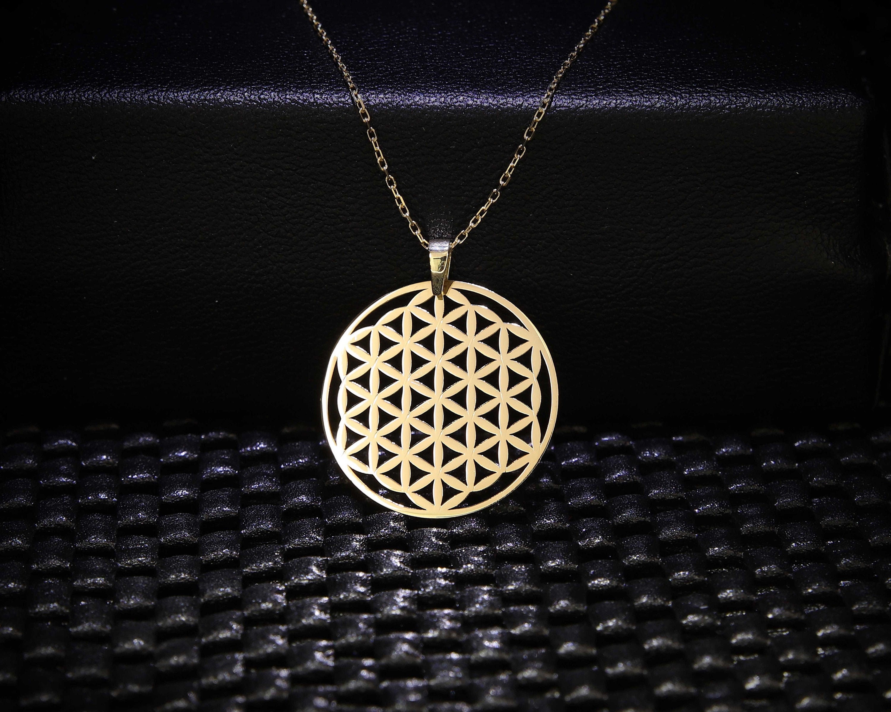 Collar con colgante de flor de la vida en plata de ley con forma de flor