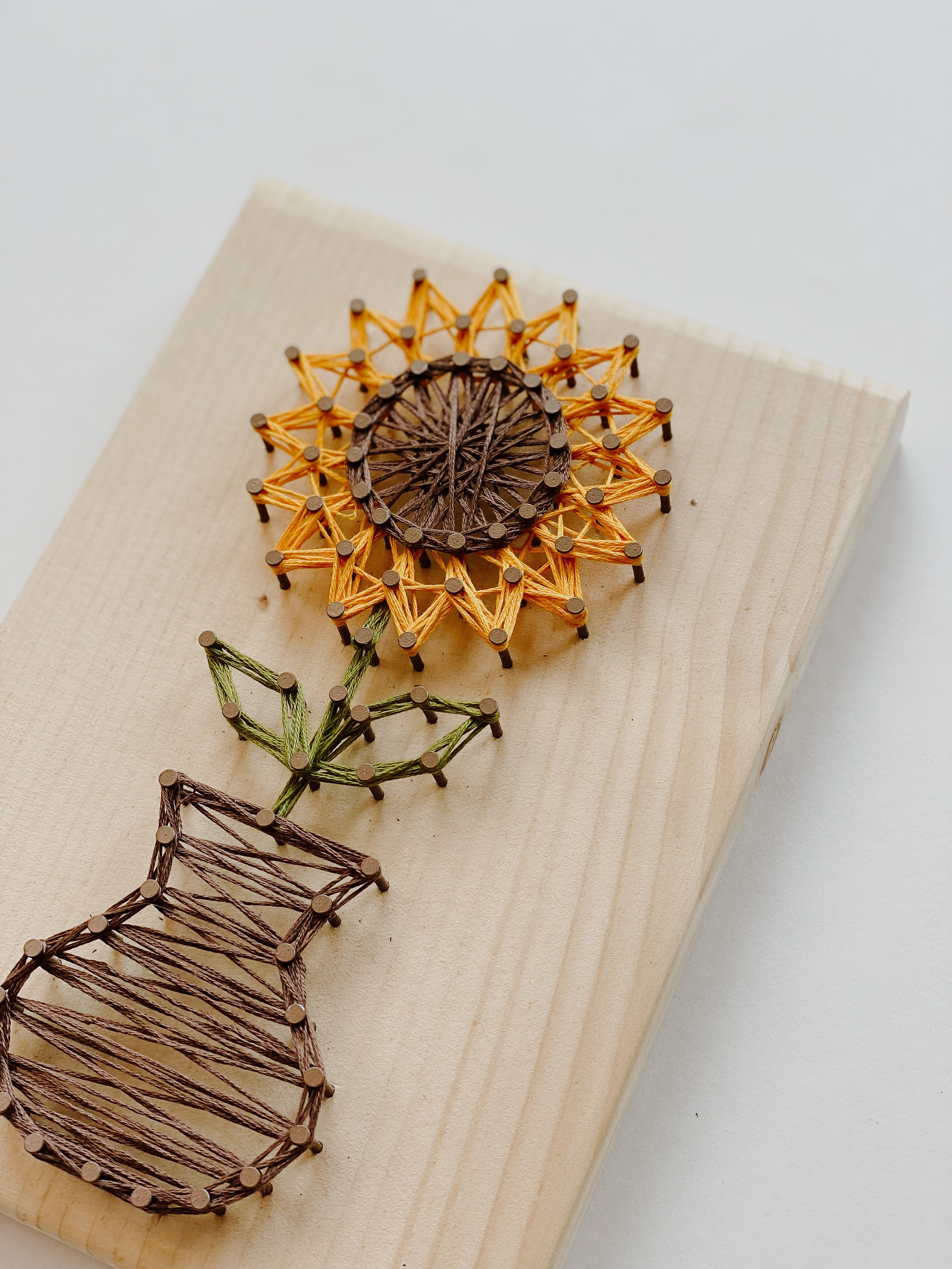 String Art Kit - Sunflower String Art, Arts and Crafts Kit, Adult Crafts, Crafts Kit, DIY Kit, Sunflower Decor, Nail Art, String Art Patterns, Craftin