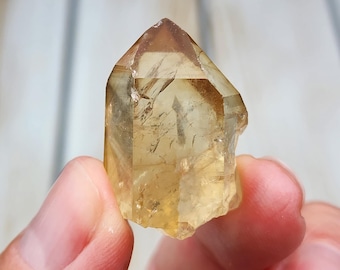Punta de citrino A+ de 1,1" (1,3 cm), 13 g, cuarzo kundalini natural en bruto sin tratar, punta de cristal de citrino de alta calidad de la Biblioteca de Luz de Lwena, Congo.