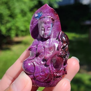 2.7" AA+ Sugilite Carving 3.3 oz, Rare Semi Precious Sugilite Gemstone Quan Yin, Natural Sugilite Crystal Guan Yin, Kuan Yin, 觀音 or 观音