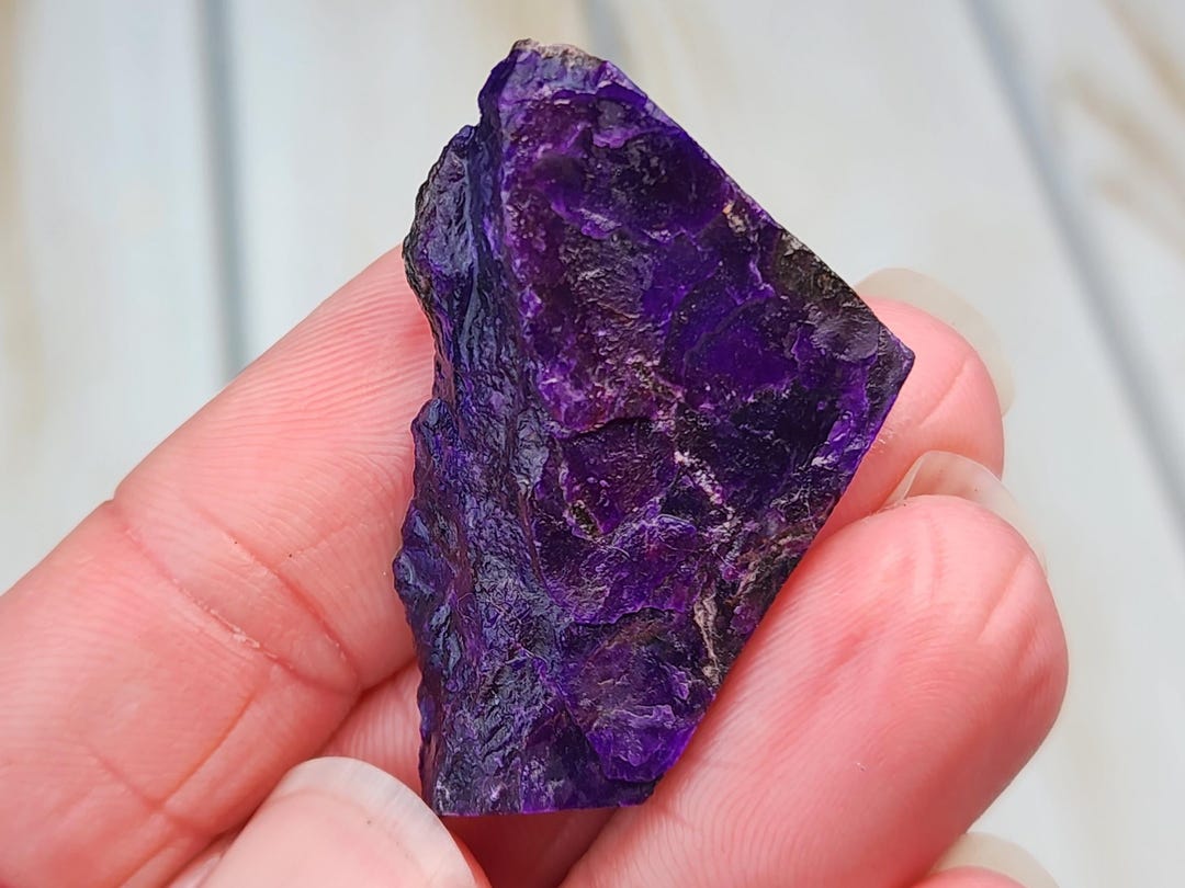 Cabochon De Sugilite Véritable 5,6 Carats - Violet, Non Traité, Forme Rectangle - Pierre Fine Africaine