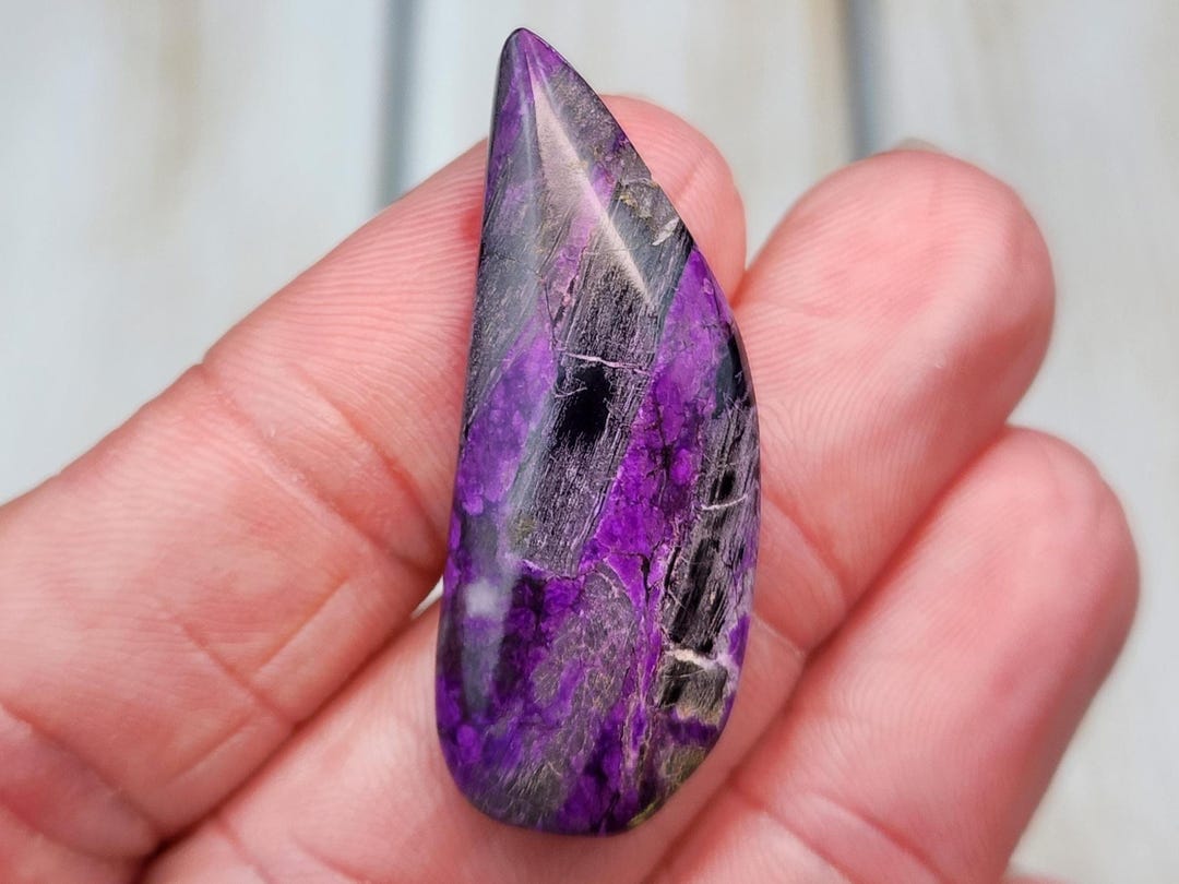 Gemmy Suglte Freeform Par Matchng Suglte Cabochon Par Rch Dark