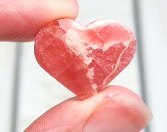 0.9" A+ Rhodochrosite Heart 4.3g, Gel Rhodochrosite Pocket Stone, Rhodochrosite Cabochon, Polished Rhodochrosite Crystal from Argentina
