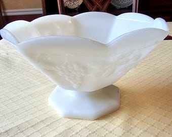 Ciotola con piedistallo in vetro opalino Anchor Hocking Harvest Grape