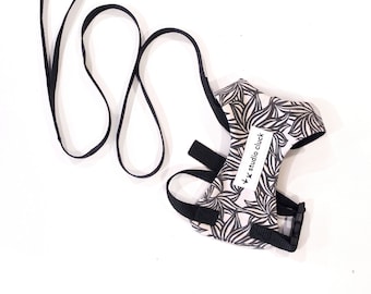 Chicken Harness Wild Black & White