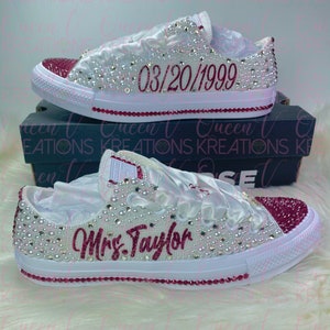 Kastanienbraune Bling Hochzeit-Hochzeit-Braut Sneakers-Chucks und Perlen-Bling Chuck Taylors-Bling Sneakers