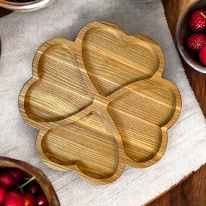 Round wooden plate for cheese, nuts snacks platter d29cm (11,5 inch) with 4 slots compartment dish wooden sectional plate made in UA