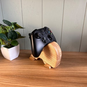 Controller Stand Wood Gamecube Controller Holder PS4 Xbox Headset Rack Desktop Controller Stand Organizer Gift for Game Fan PS5 Stand Holder