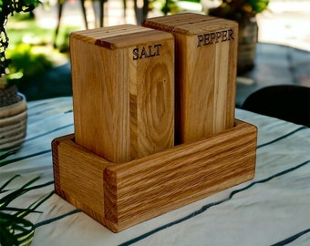 Drewniane solniczki i pieprzniczki, solniczka, prezent na parapetówkę, stojak na przyprawy, przybory kuchenne, rustykalny organizer kuchenny, artykuły restauracyjne