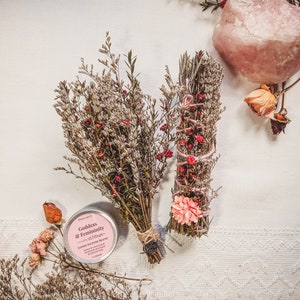 Lavender Goddess & Femininity Smudge Stick with Bundle - Small Bouquet, Loose Incense Blend - Witchcraft Supplies, Pagan Altar, Gift