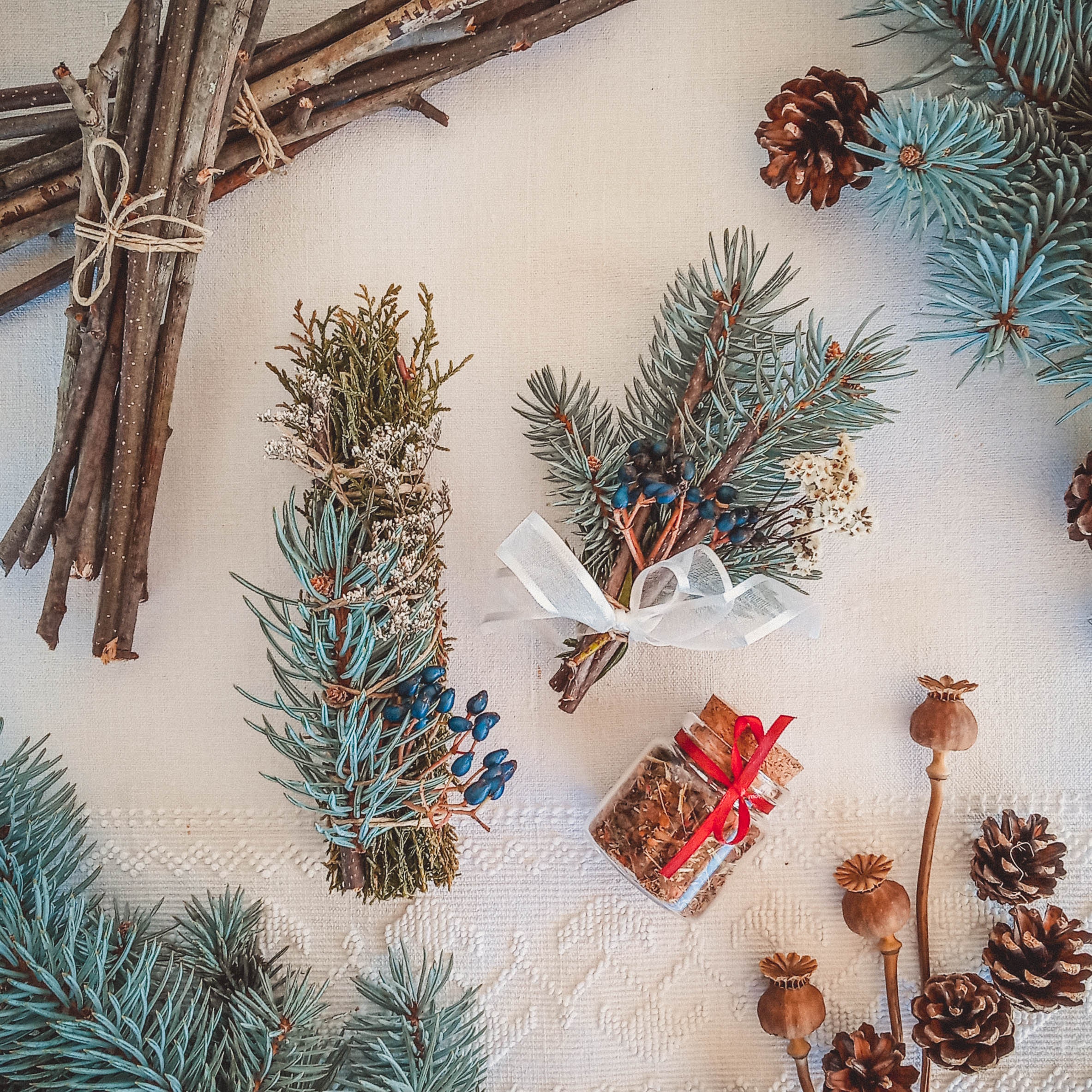 Yule Juniper & Blue Spruce Smudge Stick with Bundle - Small Bouquet, Loose Incense Blend - Witch Supplies, Pagan Altar, Gift