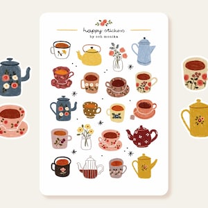 Op de afbeelding: Een stickervel met de titel happy stickers by och monika met diverse illustraties van theepotten, theekopjes en bloemenvazen in gedempte tinten. Het vel bevat losse stickers van een blauwe theepot en een theekopje met bloemen aan de zijkanten.