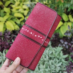 Cartera de mujer Stingray color rojo / Modelo personalizado hecho a mano / Cartera de mujer / Cartera de regalo / Cartera exótica