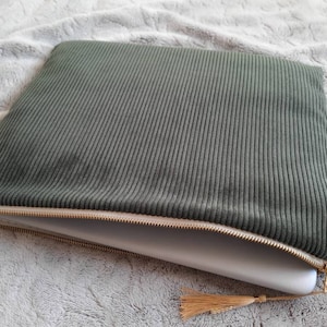 Housse d'ordinateur zippée PC MacBook iPad Surface Pochette Velours Vert kaki Doublure intérieure matelassée. 10 à 17 pouces image 3