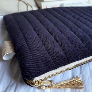 Housse d'ordinateur zippée PC MacBook iPad Surface Pochette Velours molletonné Bleu marine Doublure or. Dimensions au choix image 4