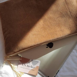 Funda para ordenador a medida PC MacBook iPad Tablet e-reader - Terciopelo - Marrón miel - Forro interior acolchado. Hasta 17 pulgadas